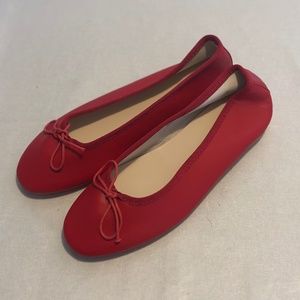 Red flat shoes (NEW)